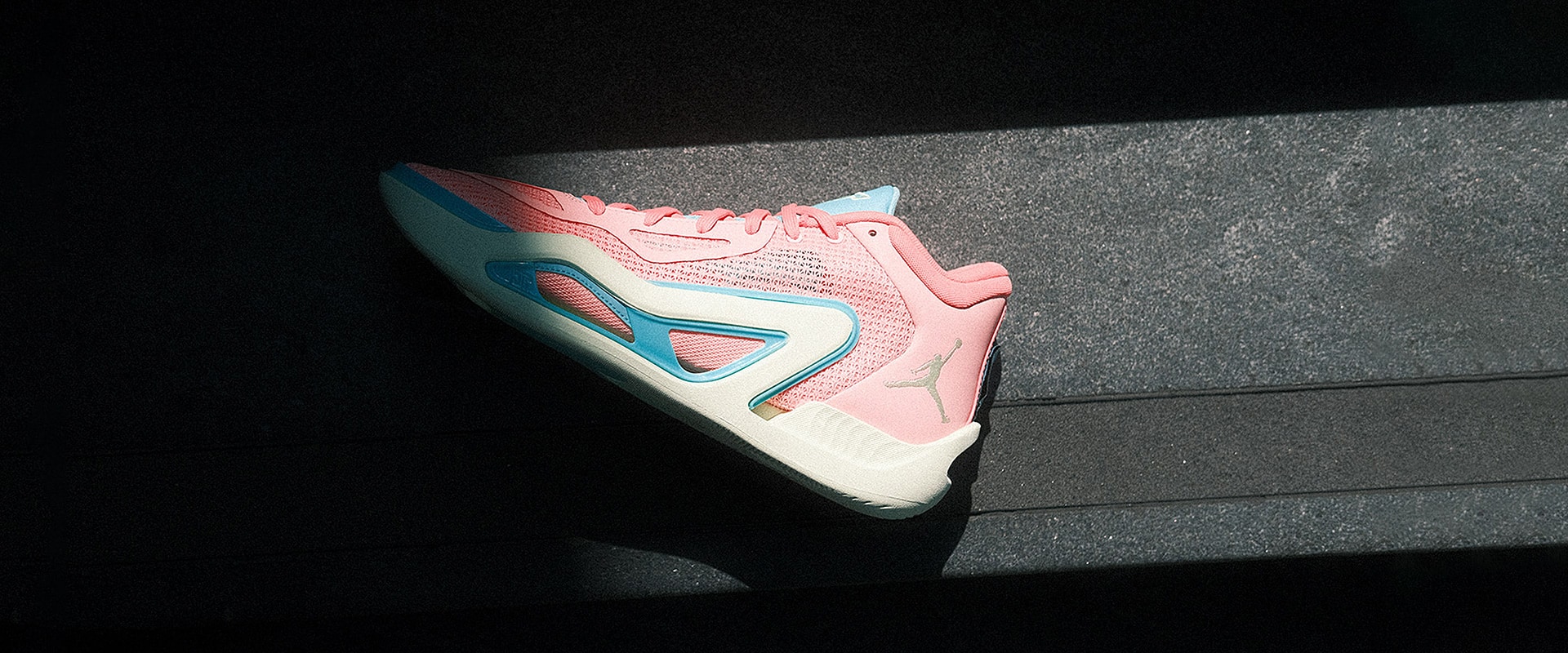 Light pink basketball outlet shoes