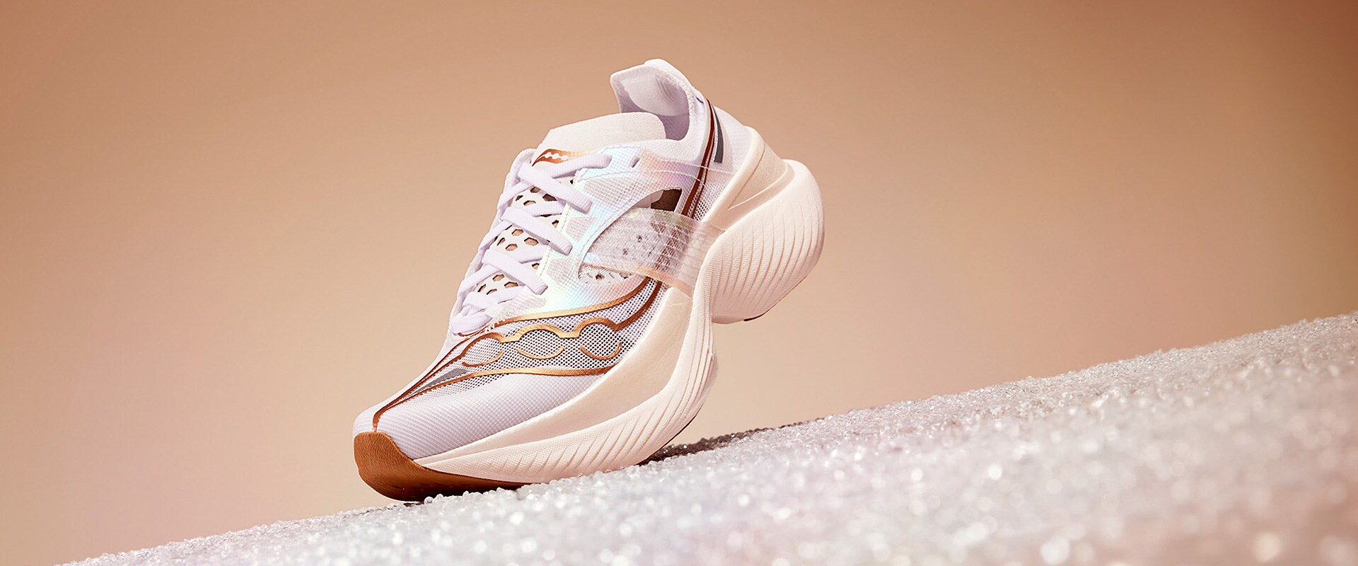 Saucony Endorphin elite 27センチ　ホワイト/ゴールド SAUCONY】 サッカニー ENDORPHIN ELITE エンドルフィンエリート
