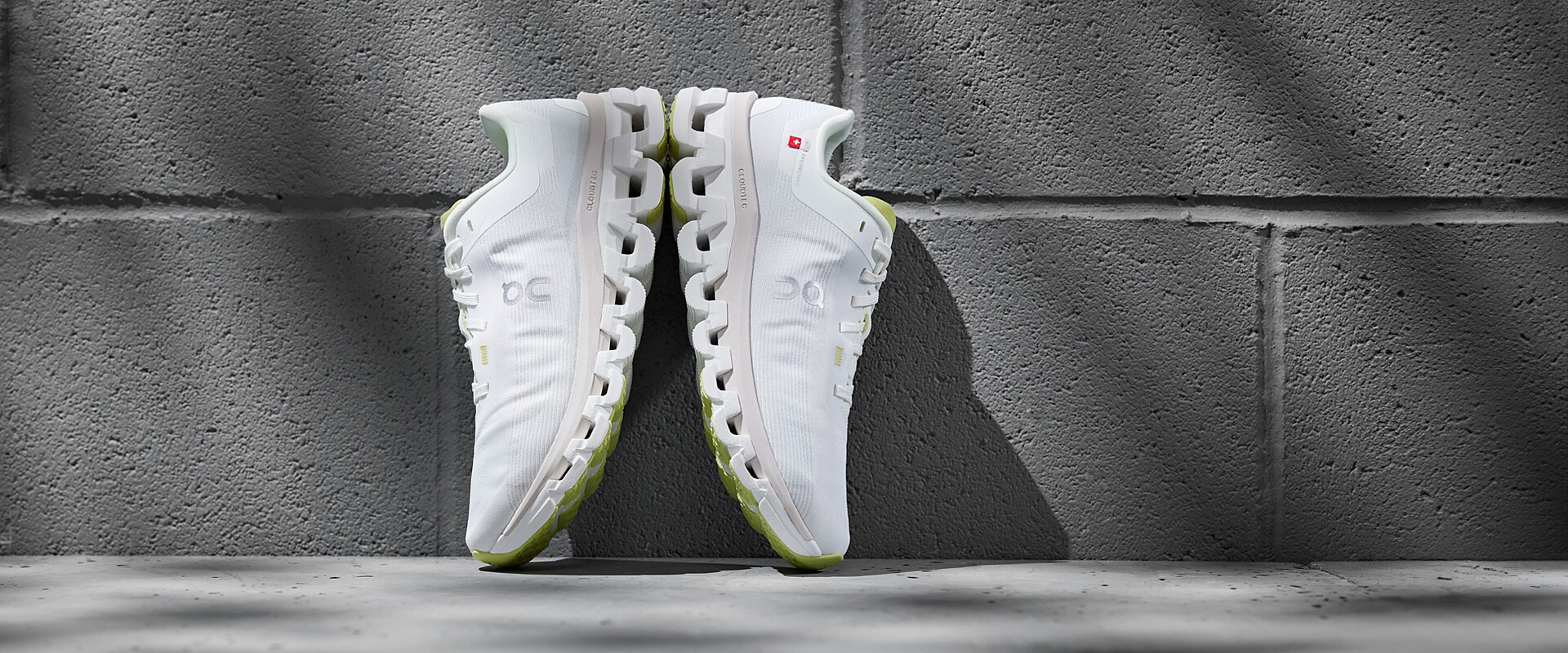 On Womens Cloudflow White/Sand Womens Shoes Pro:Direct Running