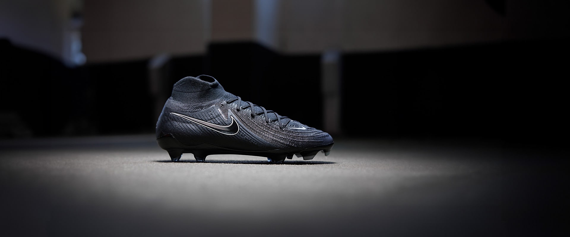 Nike hotsell blackout cleats