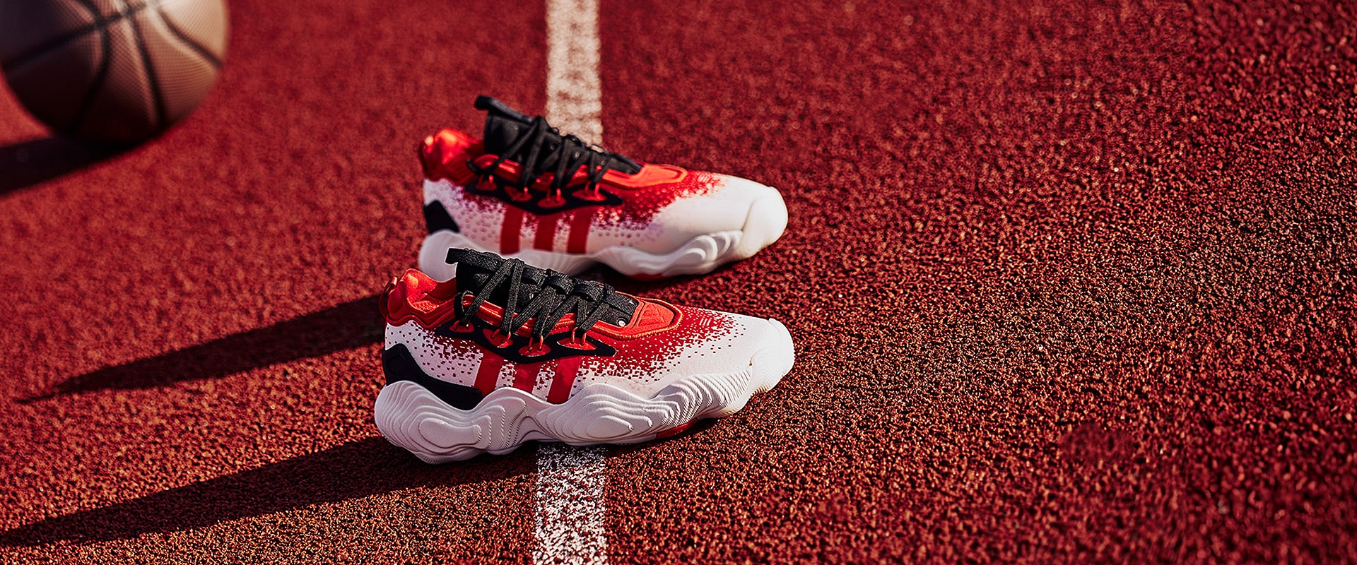 trae young red shoes