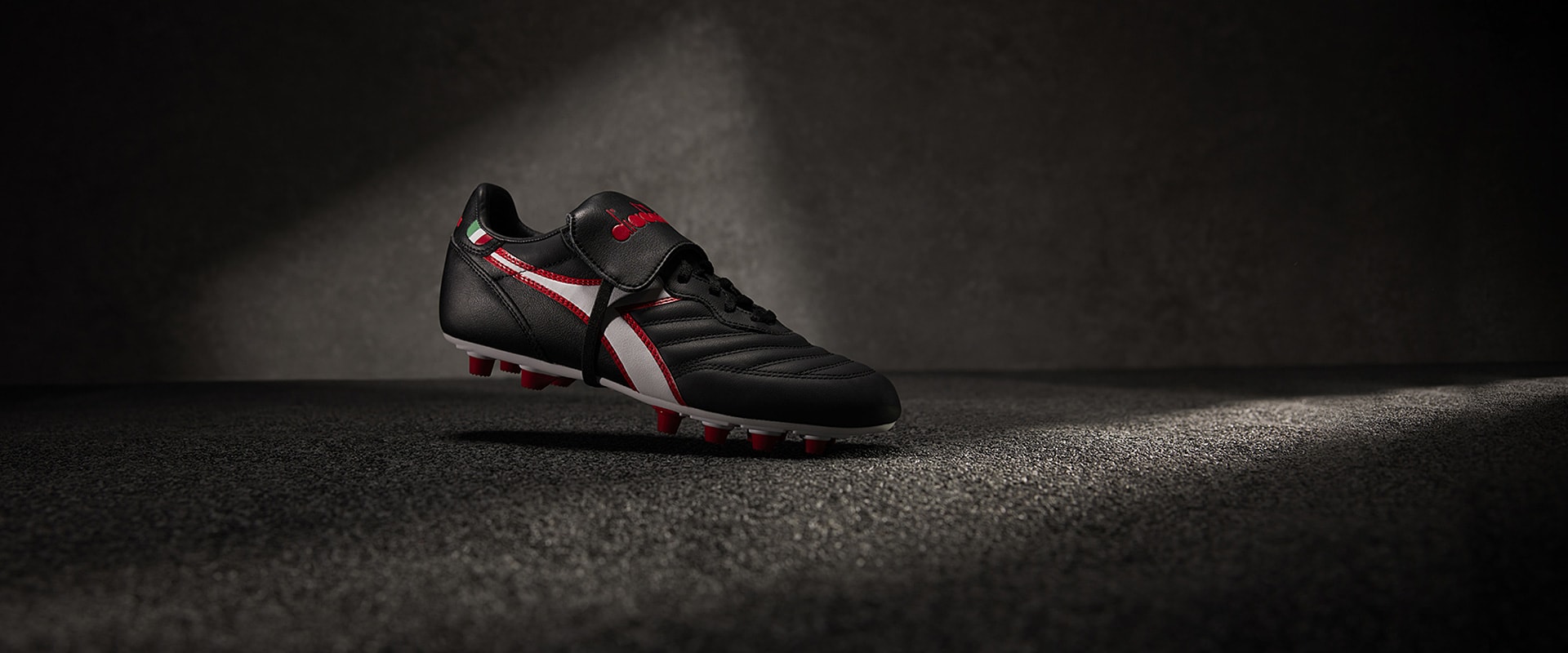 Diadora Brasil Classico Leather FG - Black/White/Milano Red