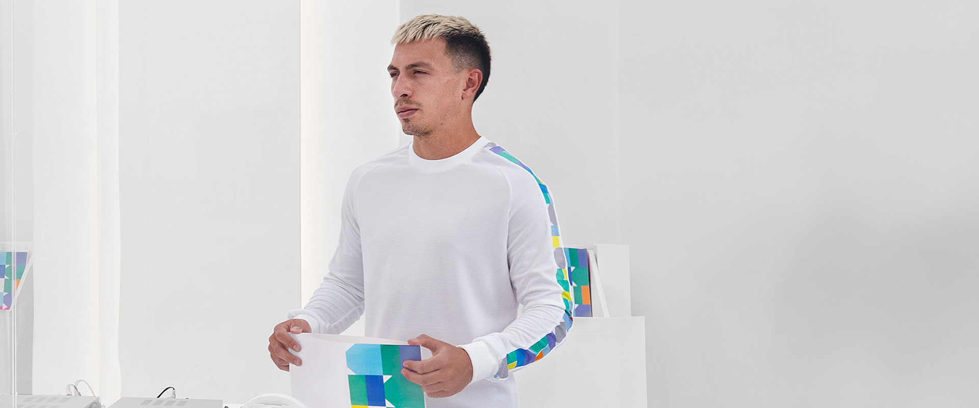 売れ筋商品|||アディダス Tシャツ トップス レディース Men's White Peter Saville x Manchester United T-shirt White manchester-united-adidas-x-