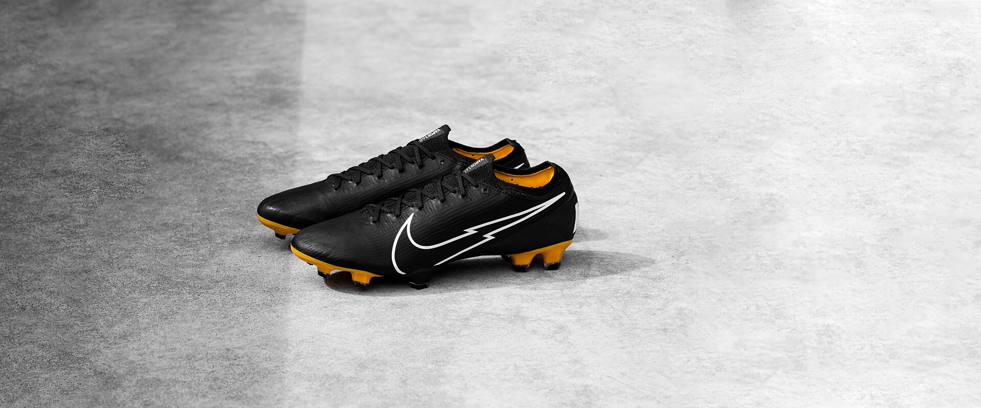 Nike Mercurial Vapor XIII Elite Tech Craft FG - Black/White/Pro  Gold/Metallic Gold - Mens Boots - Firm Ground