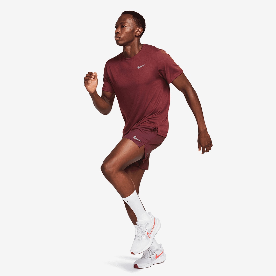 nike miler t shirt burgundy