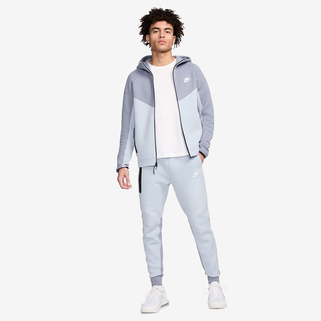 tech fleece light blue and white