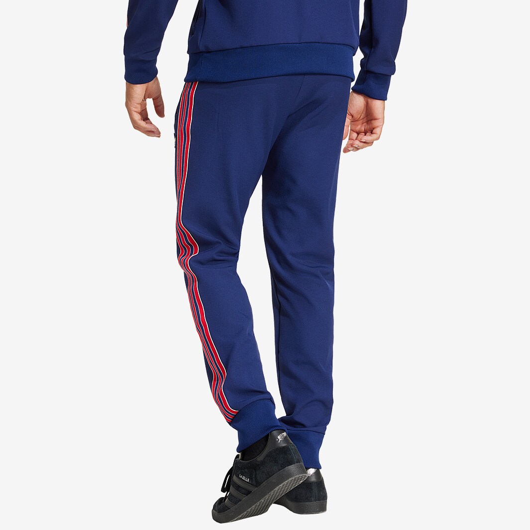2 stripe adidas pants