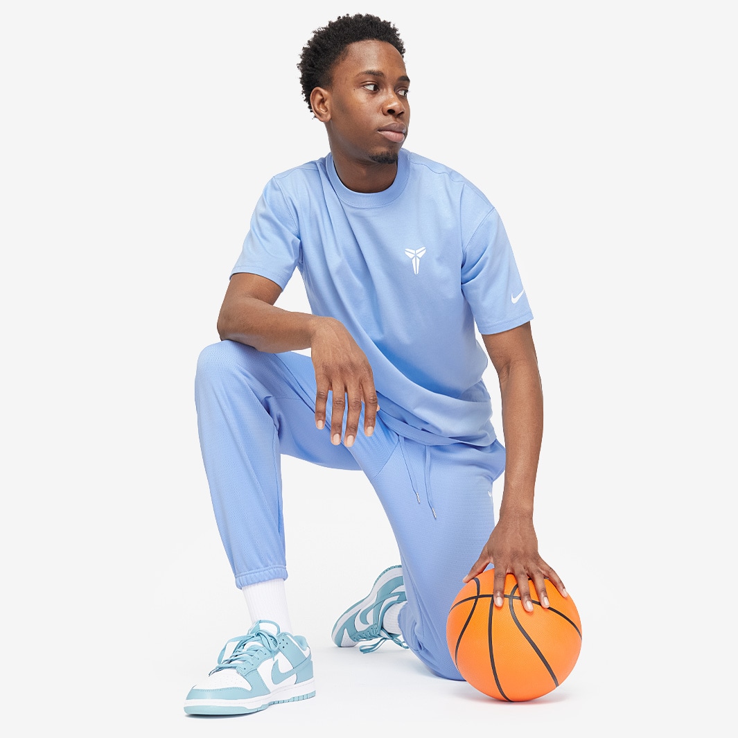 kobe bryant nike gear