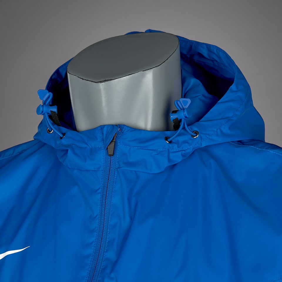 Espinas tensión tal vez Chaqueta impermeable Nike Team Sideline-Ropa de futbol para  equipaciones-Azul/Blanco | Pro:Direct Soccer