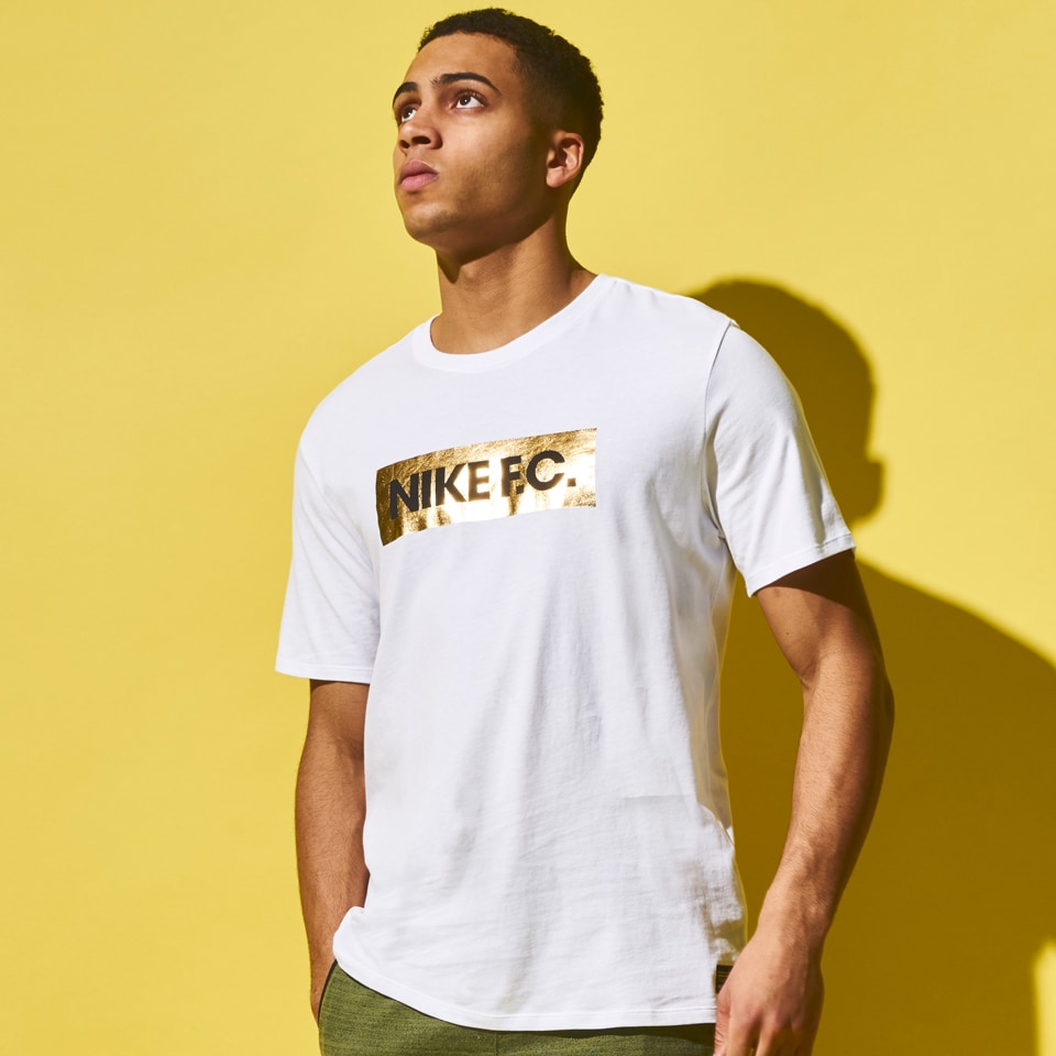 Náutico mercado política Camiseta Nike F.C. Foil -Ropa para hombre-Blanco/Dorado/Negro | Pro:Direct  Soccer