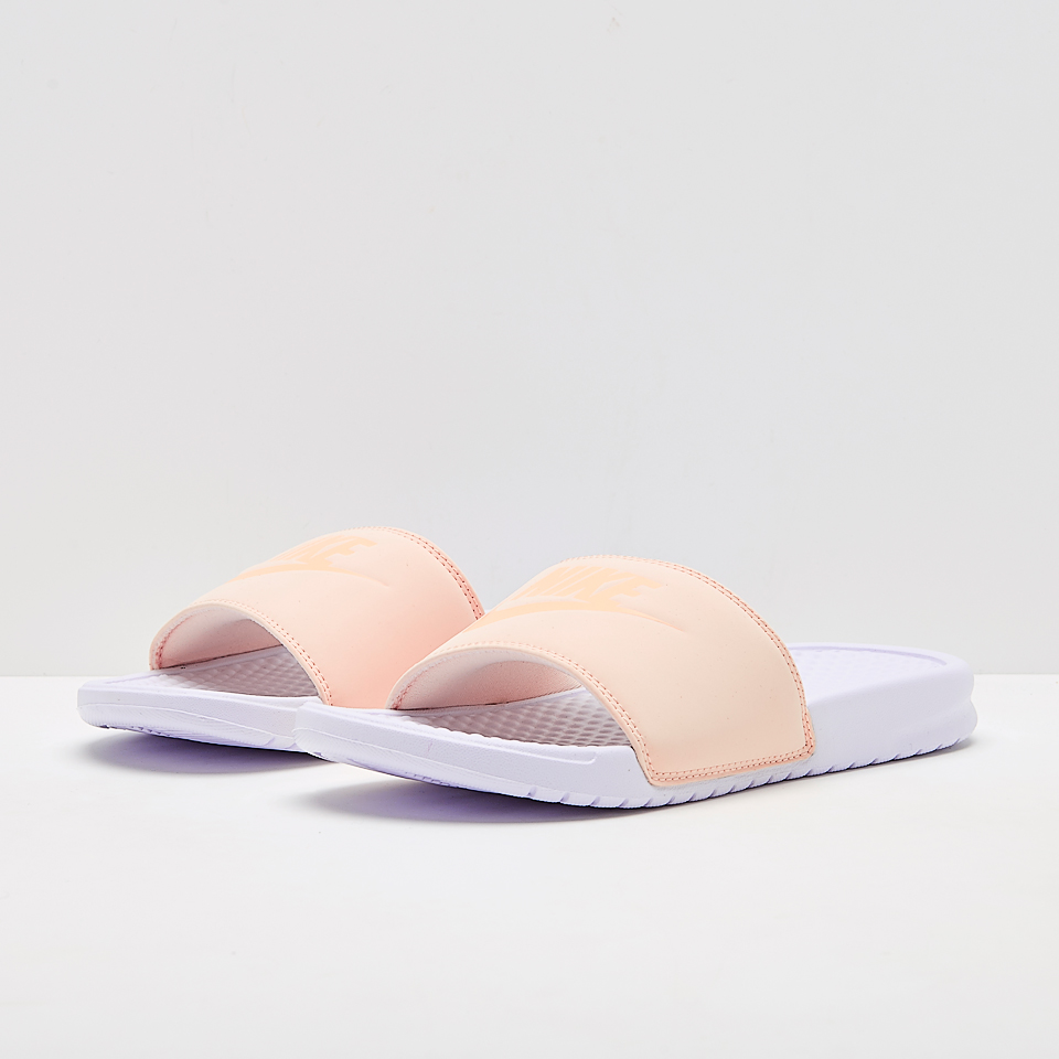 claquette nike pastel
