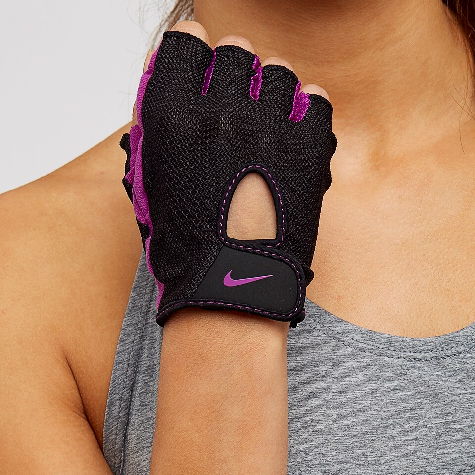 nike fundamental training gloves ladies
