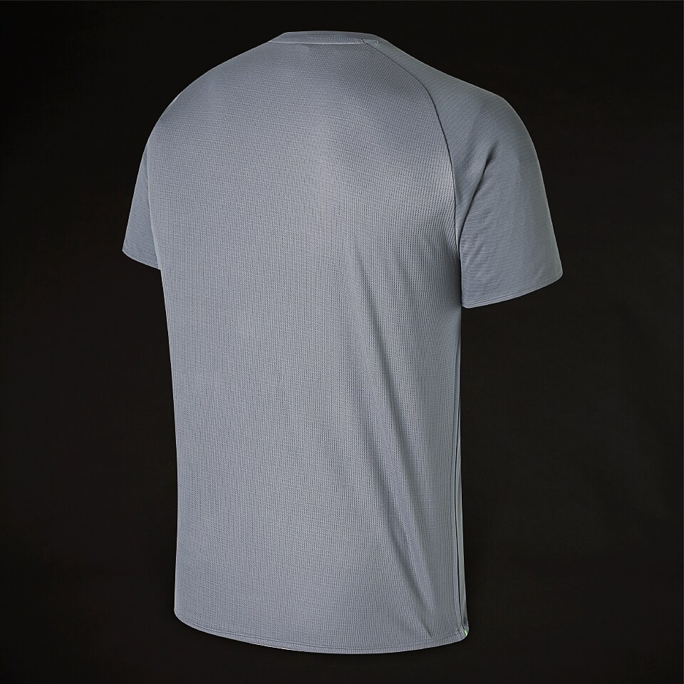 スポーツ・フィットネス ULTIMATE LIVERPOOL FC adidas Liverpool Football 2025/26 Adults ½ Zip Training Top