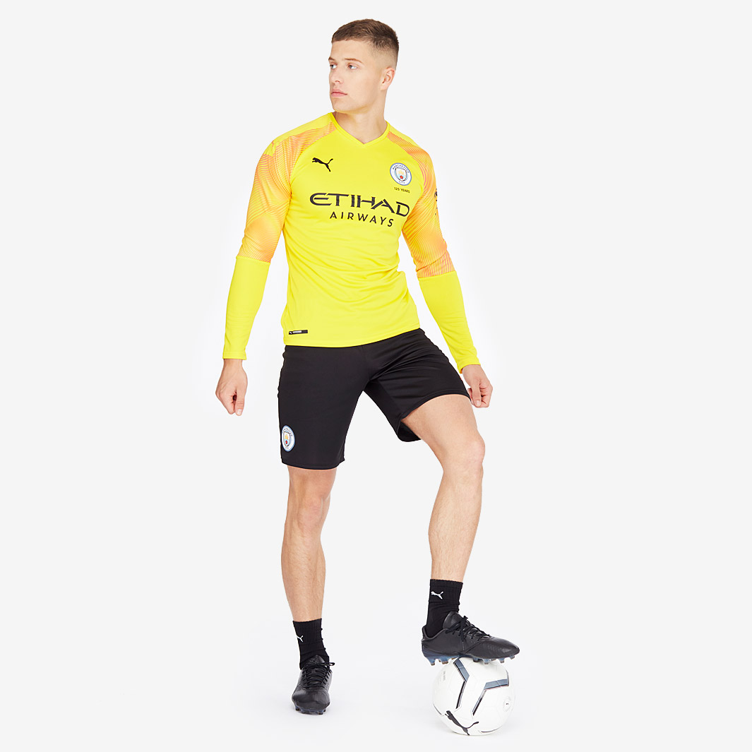Sortie des maillots de gardien de but 25-26 de Manchester City - Footy Headlines FR