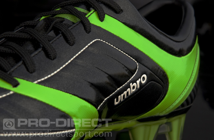Crampons De Foot Umbro Arturo - Vert Lime/Noir - Taille 6 Jeunes - Neufs