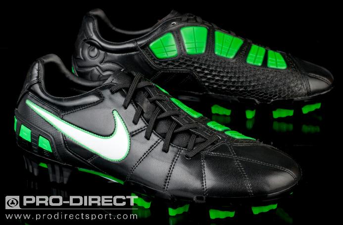 Botas de Fútbol – Nike Total 90 – T90- Strike III– FG - Terreno Duro - Blanco-Negro | Pro:Direct Soccer
