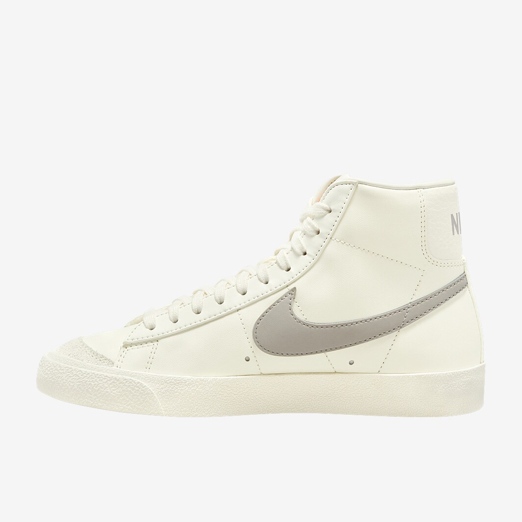 Nike Sportswear Womens Blazer Mid 77 Vintage - Sail/Light Bone-Sail ...