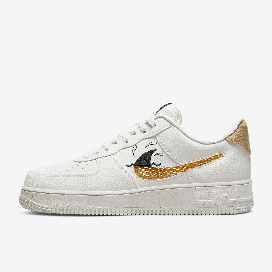Nike Sportswear Air Force 1 '07 LV8 Next Nature - Sail/Sanded Gold/Schwarz/Wheat Grass 