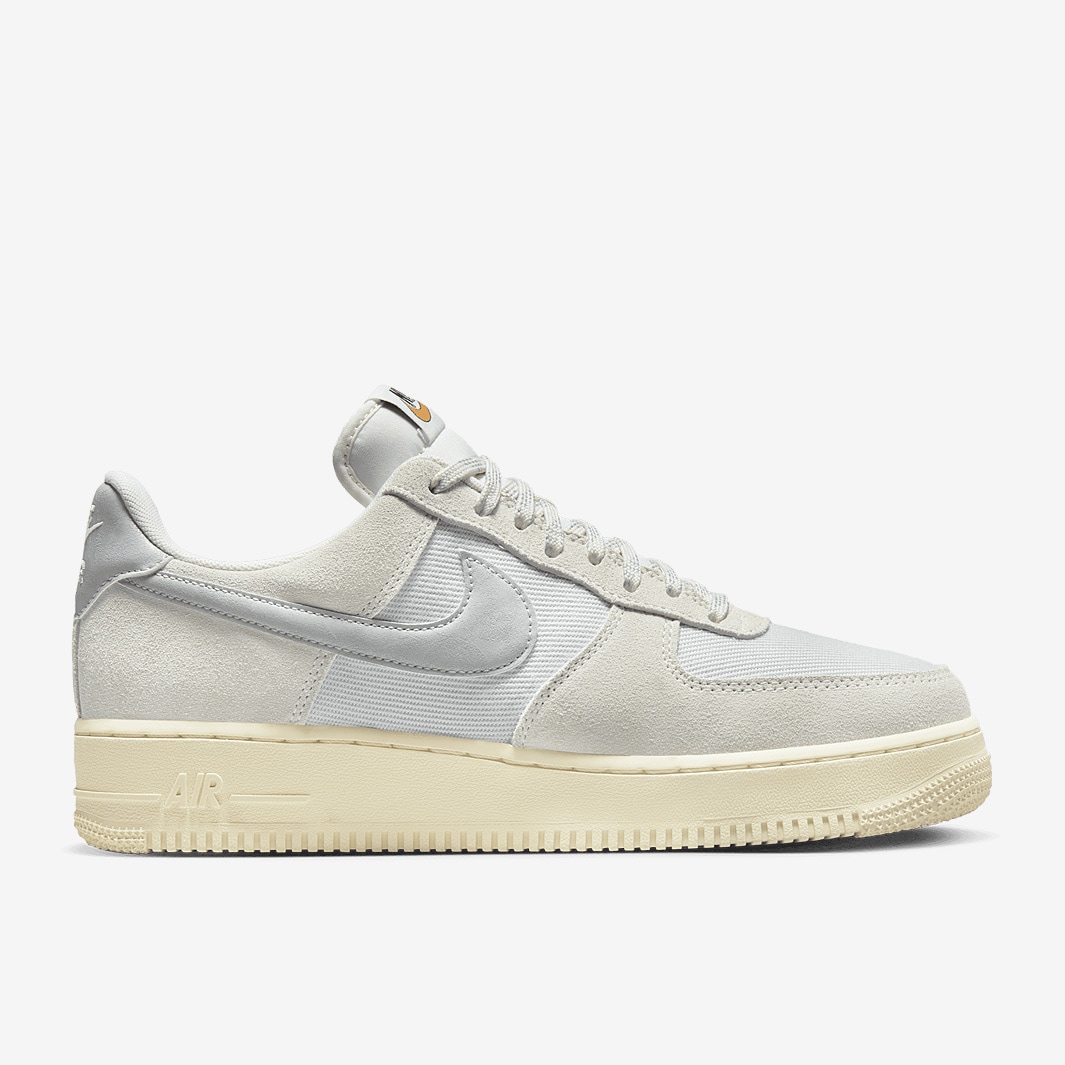 Nike Sportswear Air Force 1 07 LV8 - Sail/Lt Smoke Grey/Photon Dust ...