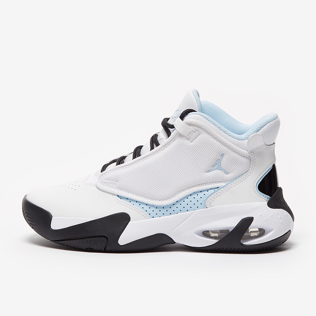 jordan max aura junior size 4