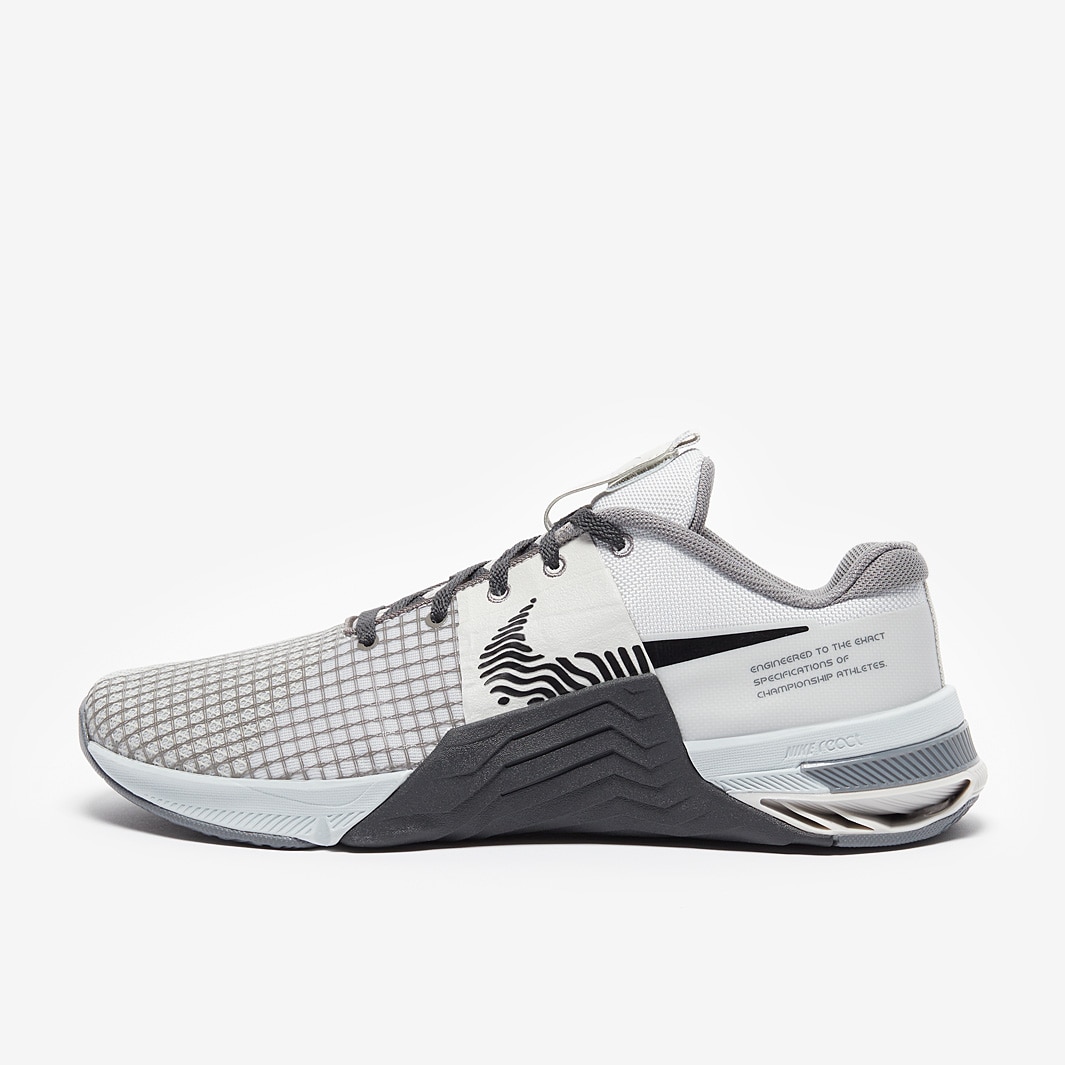 Nike Metcon 8 - Photon Dust/Black-Light Bone-Anthracite - Mens Shoes ...