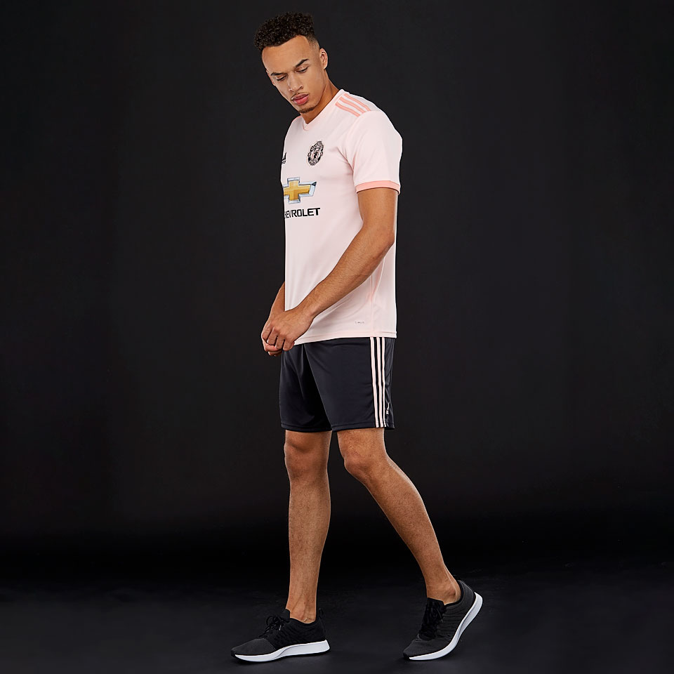 📣 PKZ DROP ZONE 📣 Air mail just dropped some Manchester United 2019/20  Away Shirt with embroidered poppy patch at PKZ‼️ It is now…