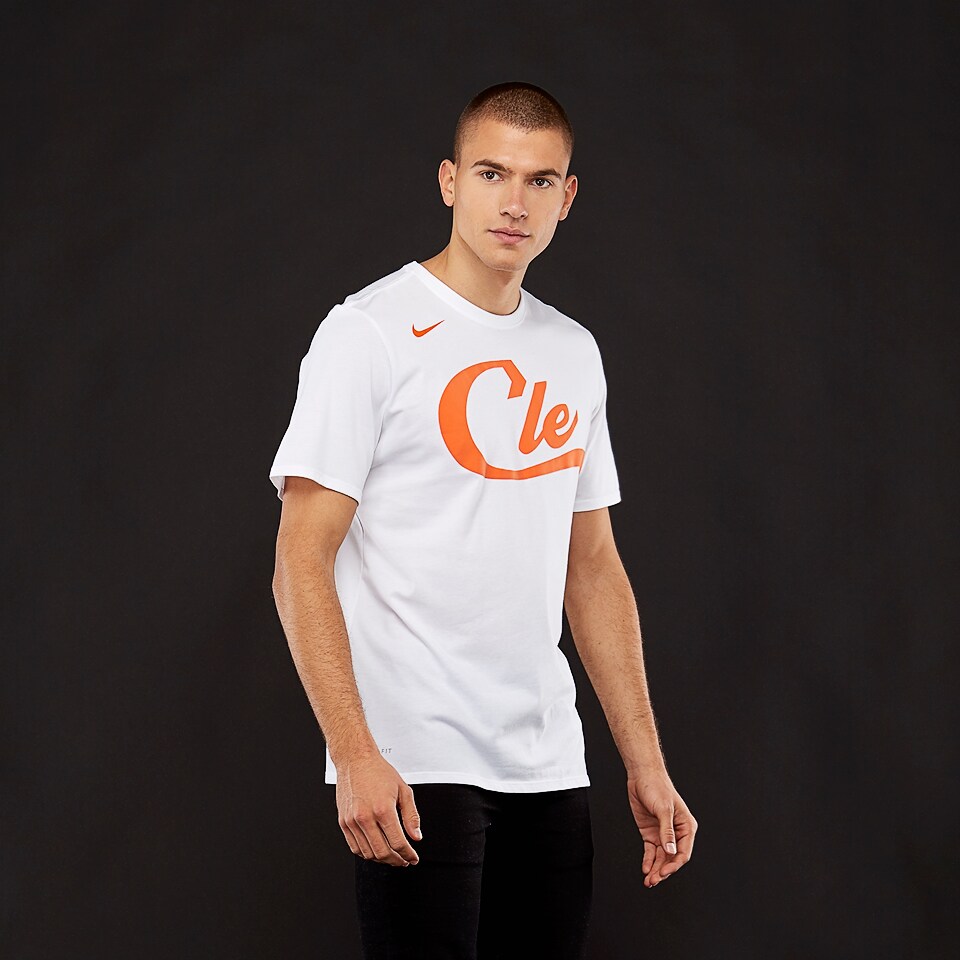 reflejar Empuje Simplificar Ropa oficial de la NBA - Camiseta Nike NBA Cleveland Cavaliers City Edition  Essential Dry - Blanco - AA6661-100 | Pro:Direct Soccer