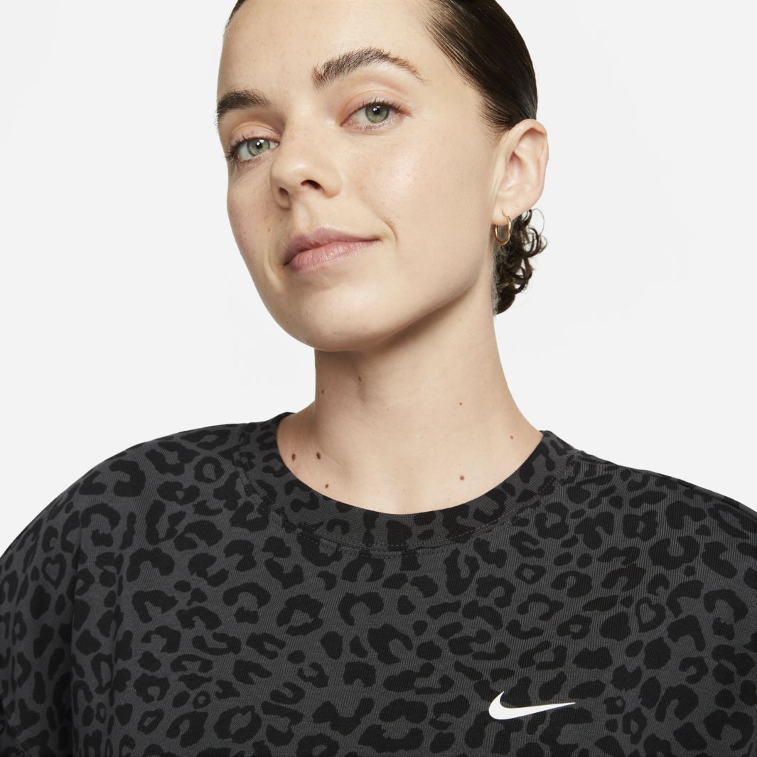 nike cheetah crew neck