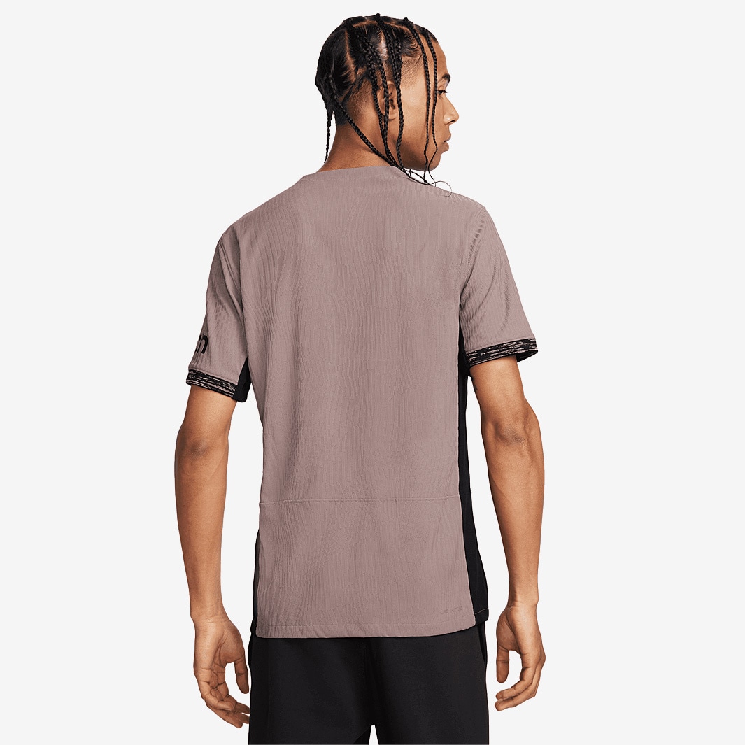 shirts to match taupe haze