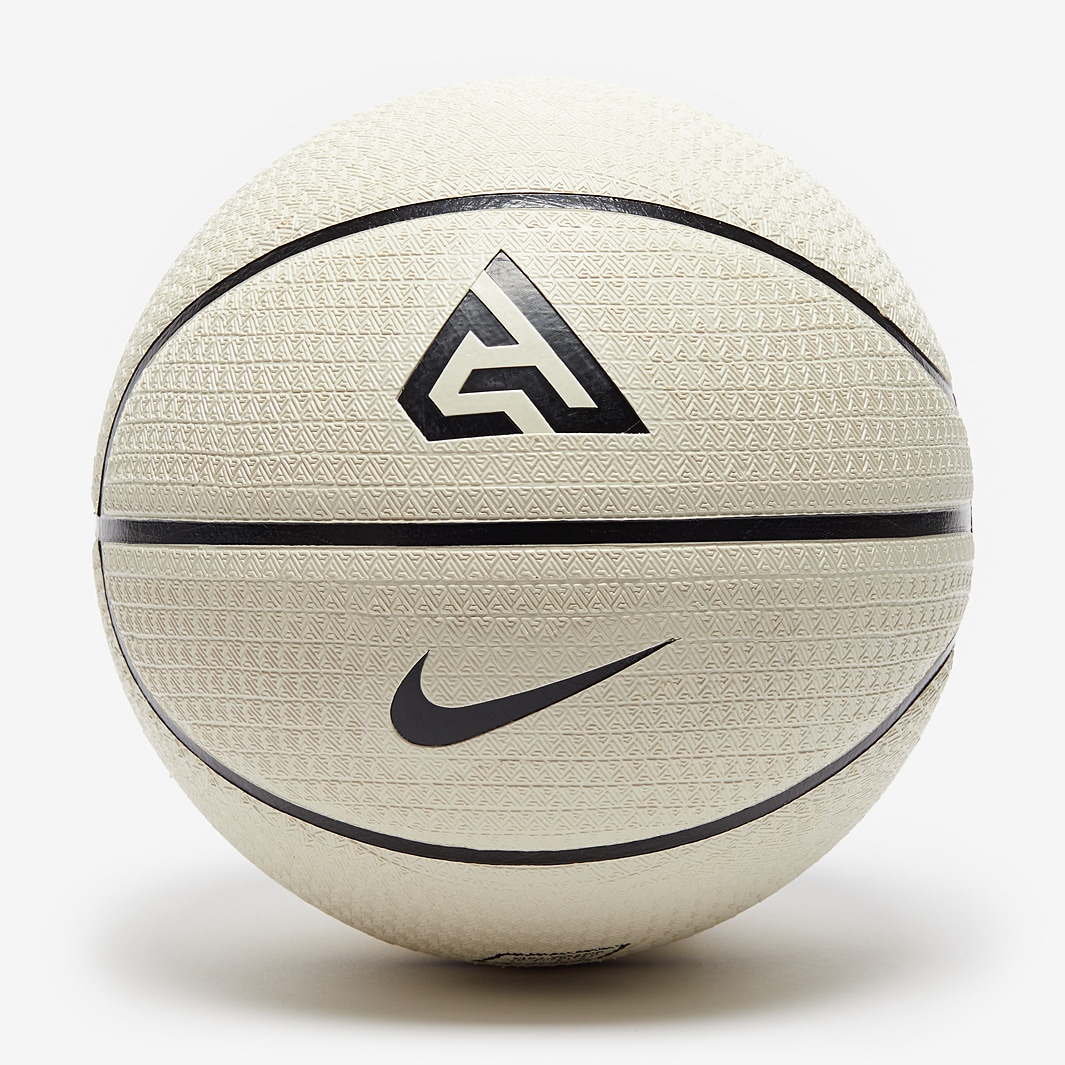 Nike 8P Q3 Giannis Playground Basketball