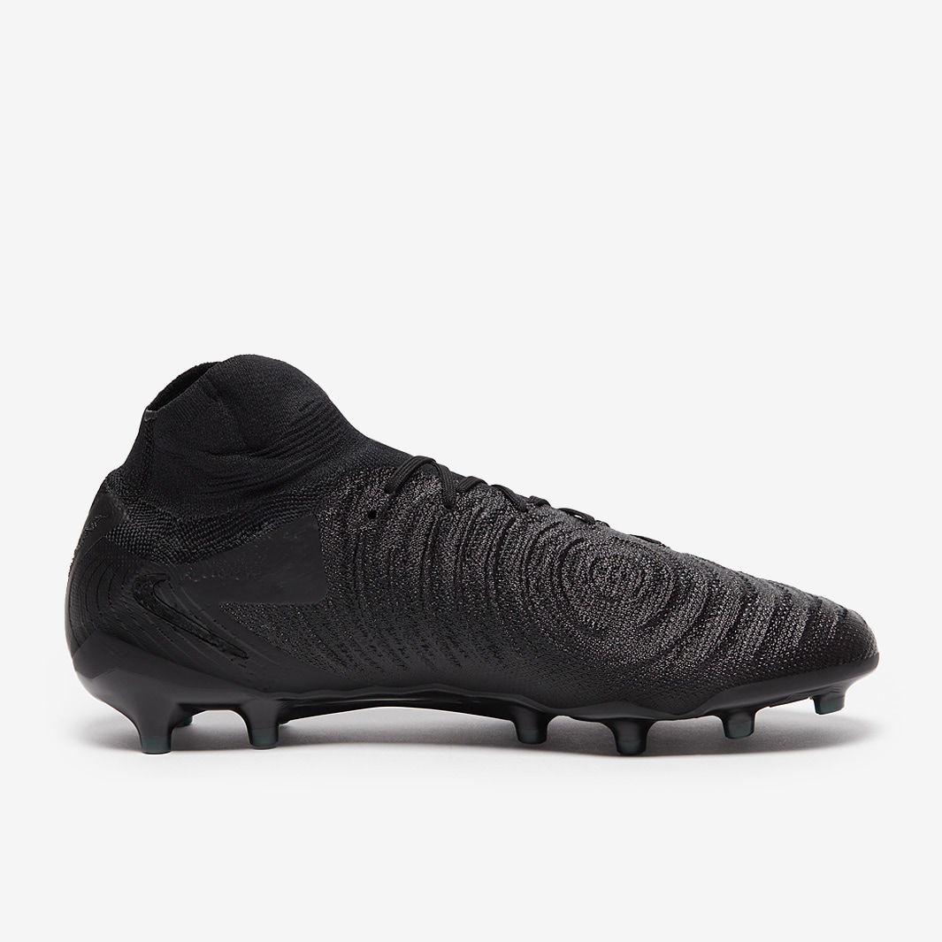 Nike black cleats hotsell