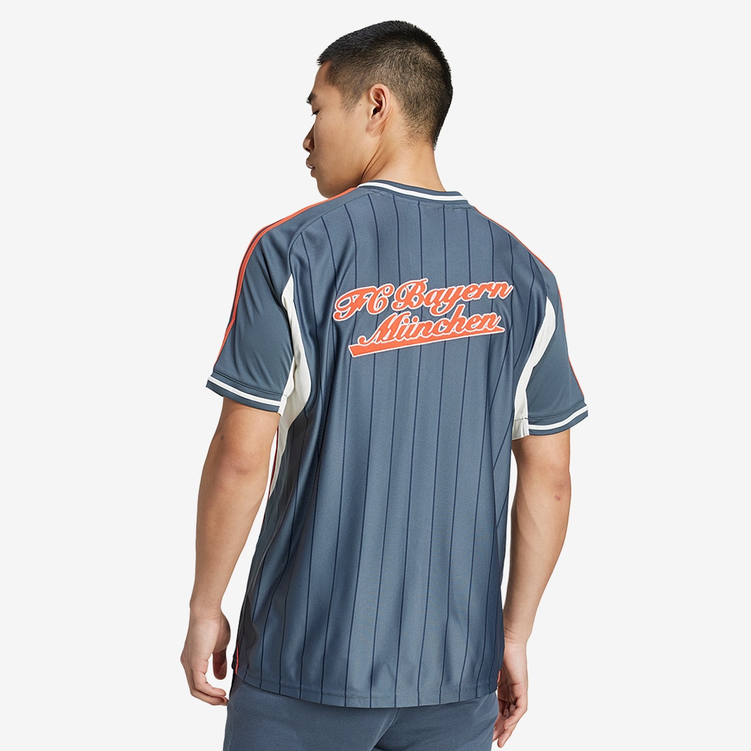 adidas製　01 02 Bayern München ユニフォーム adidas Bayern Munich Authentic Home Jersey w/ Club World Cup