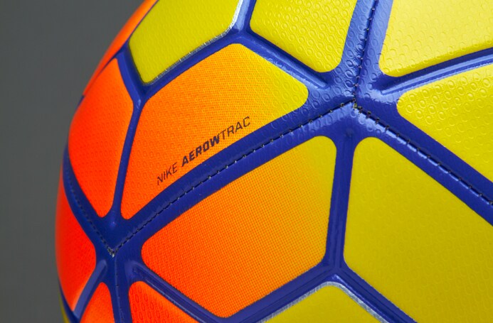 Nike Strike Ball Soccer Balls Vis Yellow/Total Orange/Violet