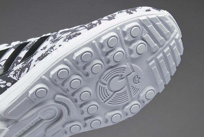 Womens Shoes - adidas Originals Womens ZX Flux - White