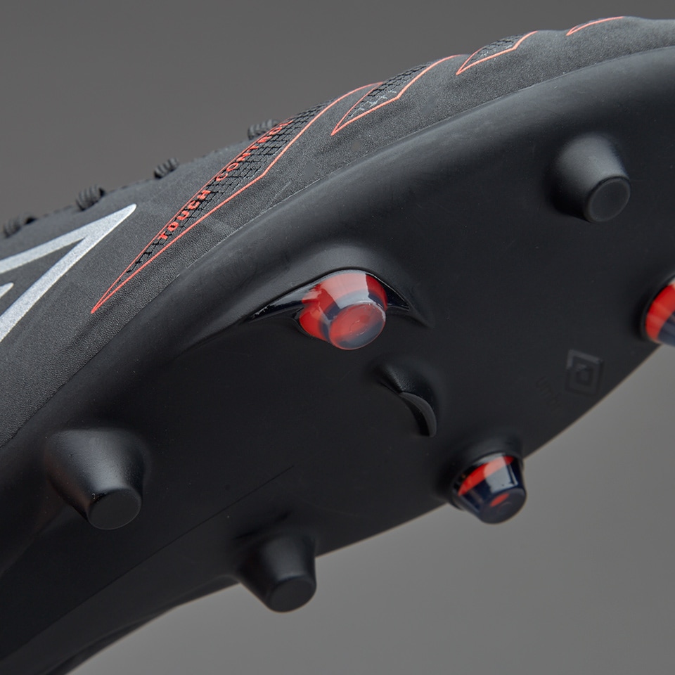 umbro ux accuro ii premier hg soccer cleat