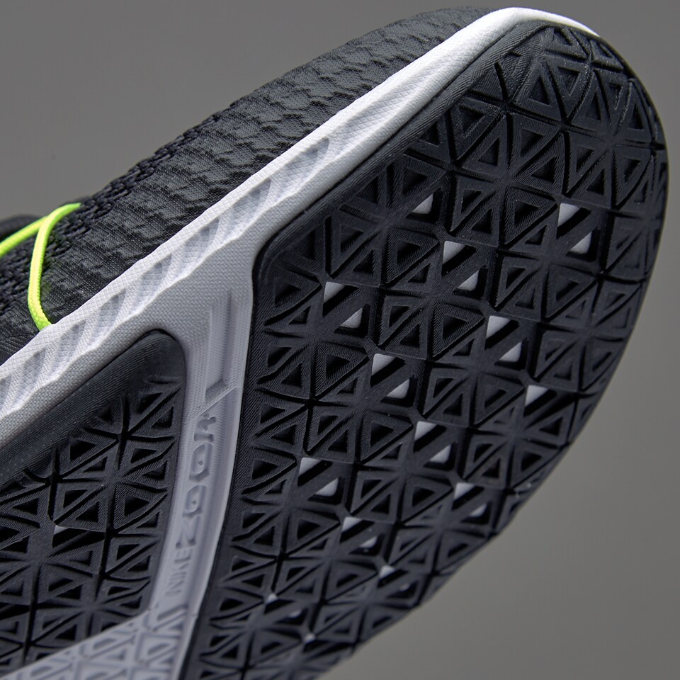 zoom train incredibly fast