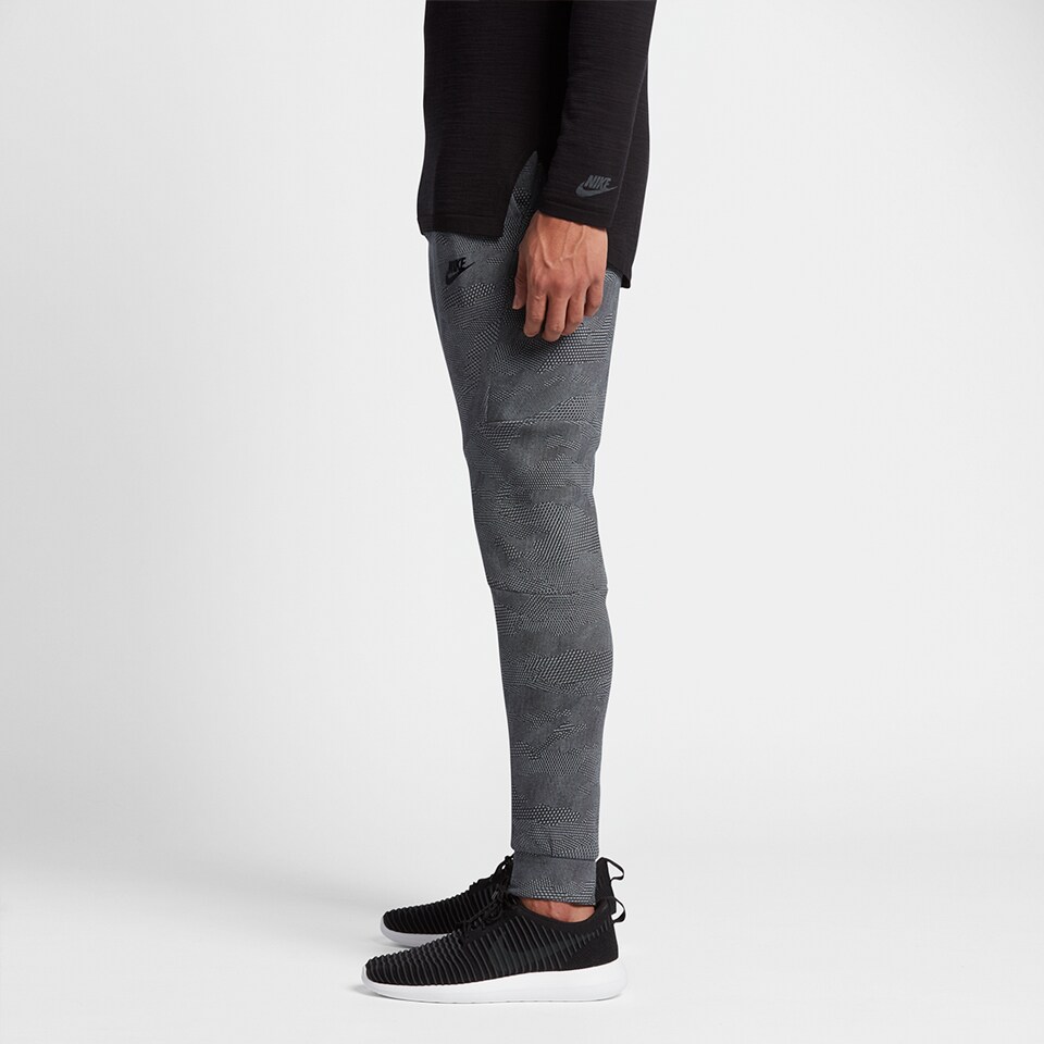 Nike tech fleece jogger hot sale carbon heather & black