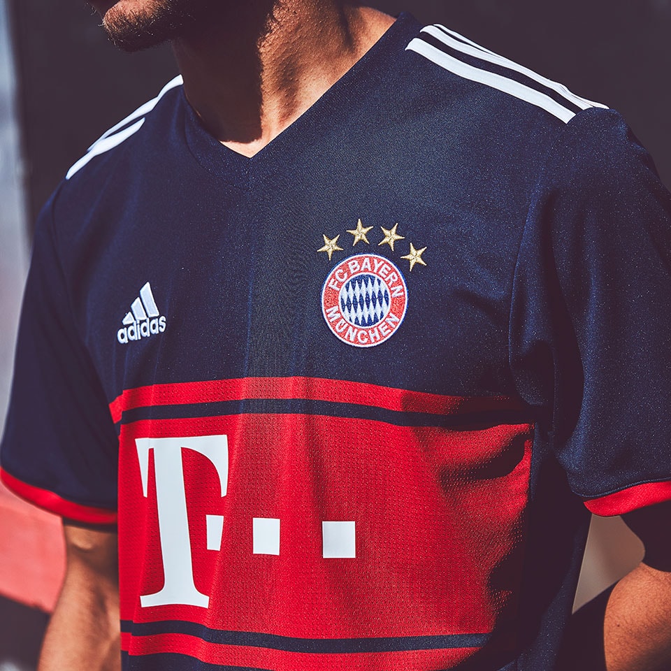 Vintage FC Bayern Munchen Adidas Climacool # 11 Soccer