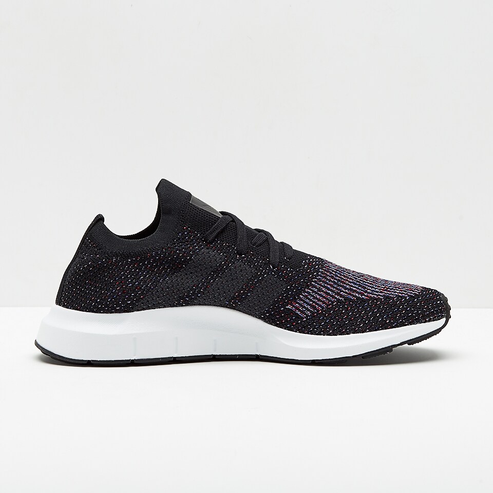 Originals swift run primeknit trainers in clearance black cq2894