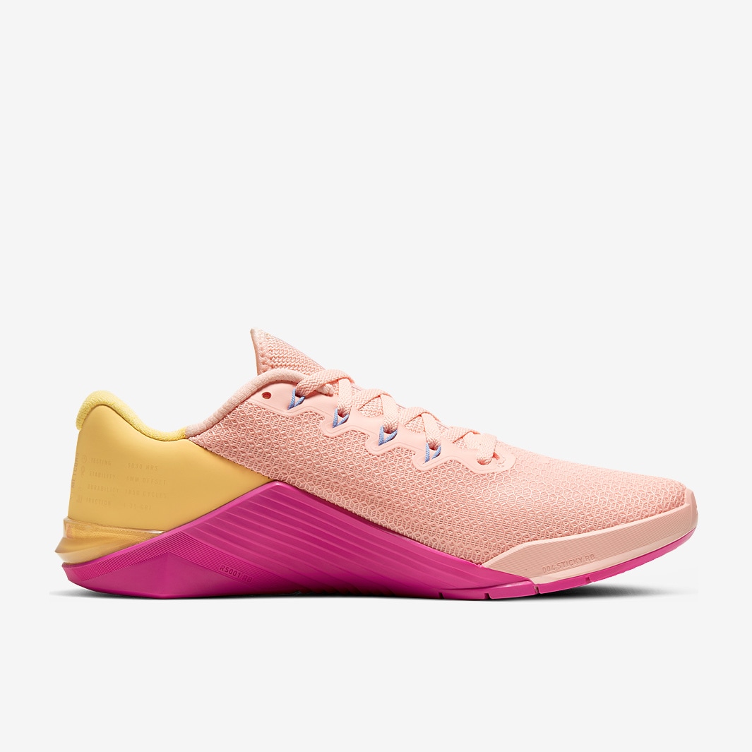 retrasar apasionado Narabar Nike Metcon 5 para mujer - Coral/Dorado - Coral/Dorado - Zapatillas para  mujer | Pro:Direct Soccer