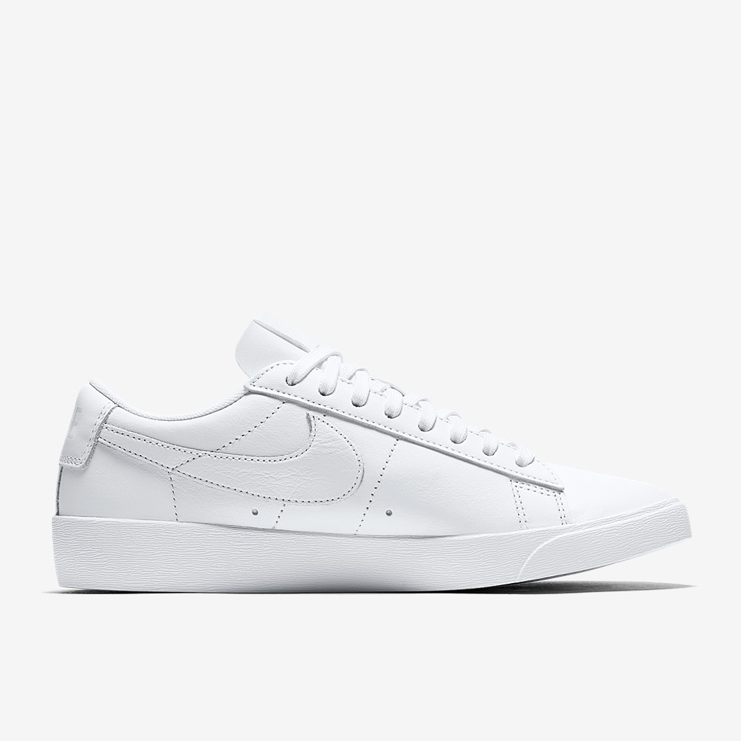 Nike Womens Blazer Low LE Triple White Womens Shoes