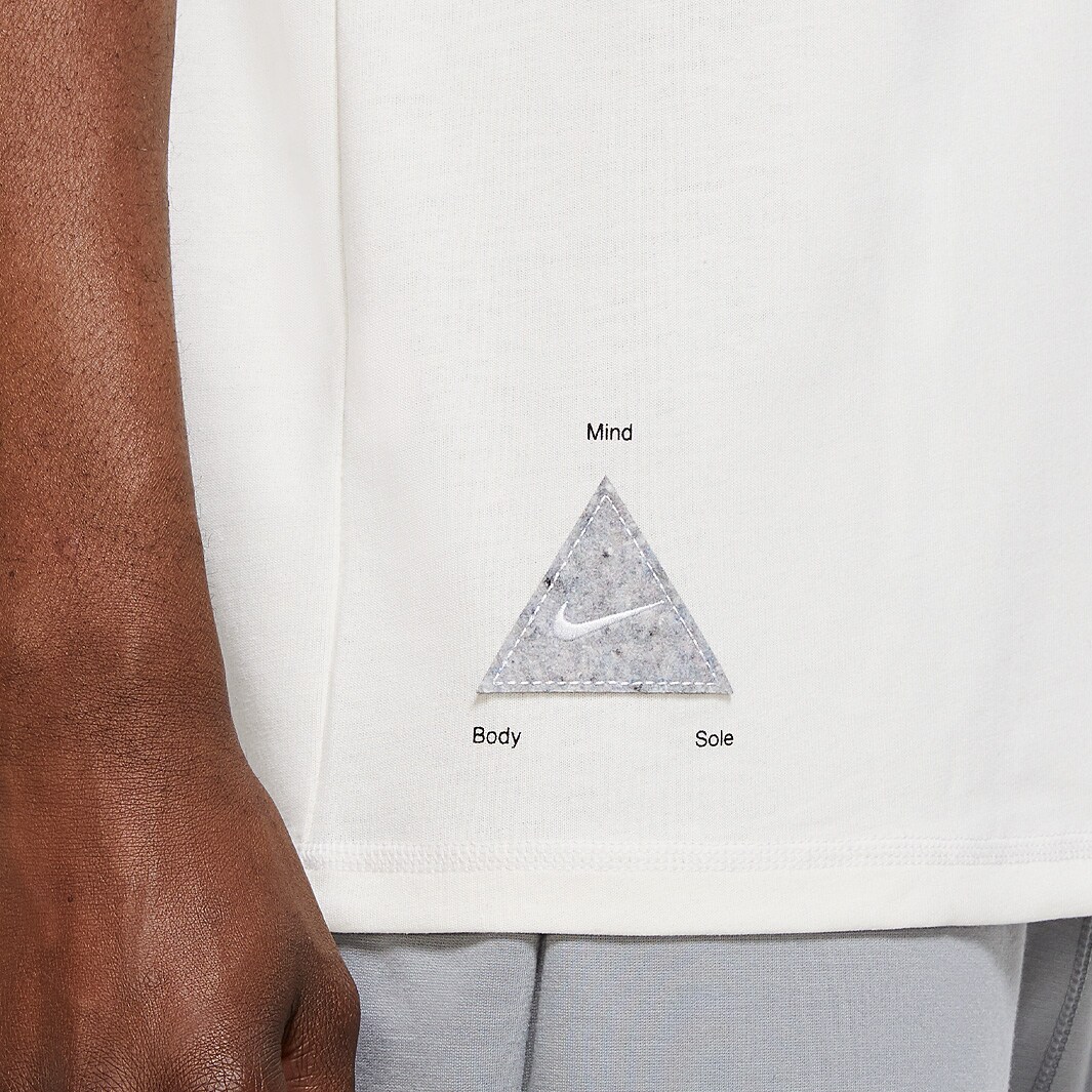 nike sportswear m2z wellness tee