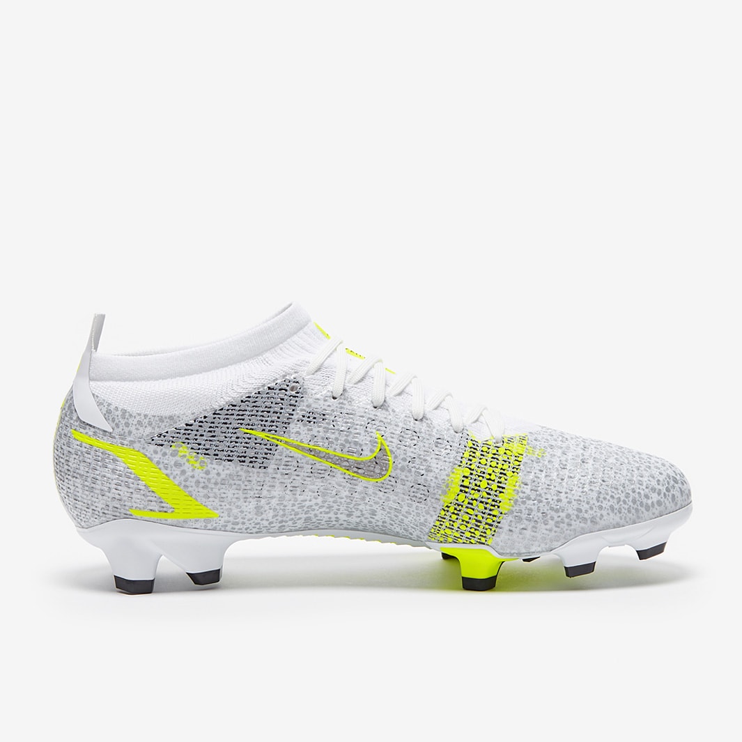 NIKE MERCURIAL VAPOR 2018 オフホワイト27.5 NIKE MERCURIAL VAPOR 2018 オフホワイト27.5 - メルカリ