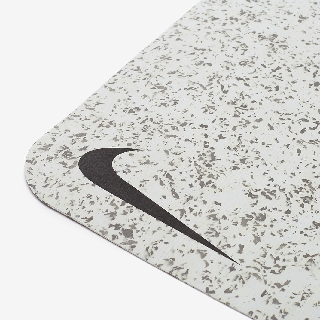 Nike Move Yoga Mat 4MM Light Smoke Grey/Light Smoke Grey Accessories