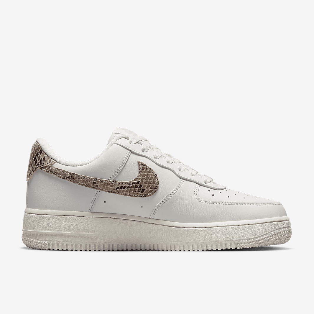 Nike Air Force 1 07 Womens Lifestyle Shoe White DD8959-100 – Shoe Palace