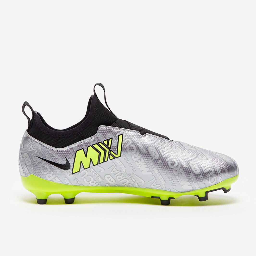 新サッカースパイクNike Zoom Mercurial Vapor 15 Academy KM MG