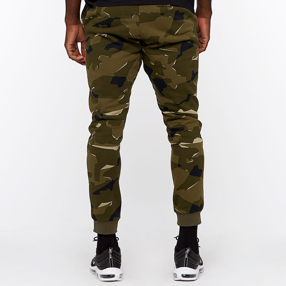 Nike club best sale camo joggers