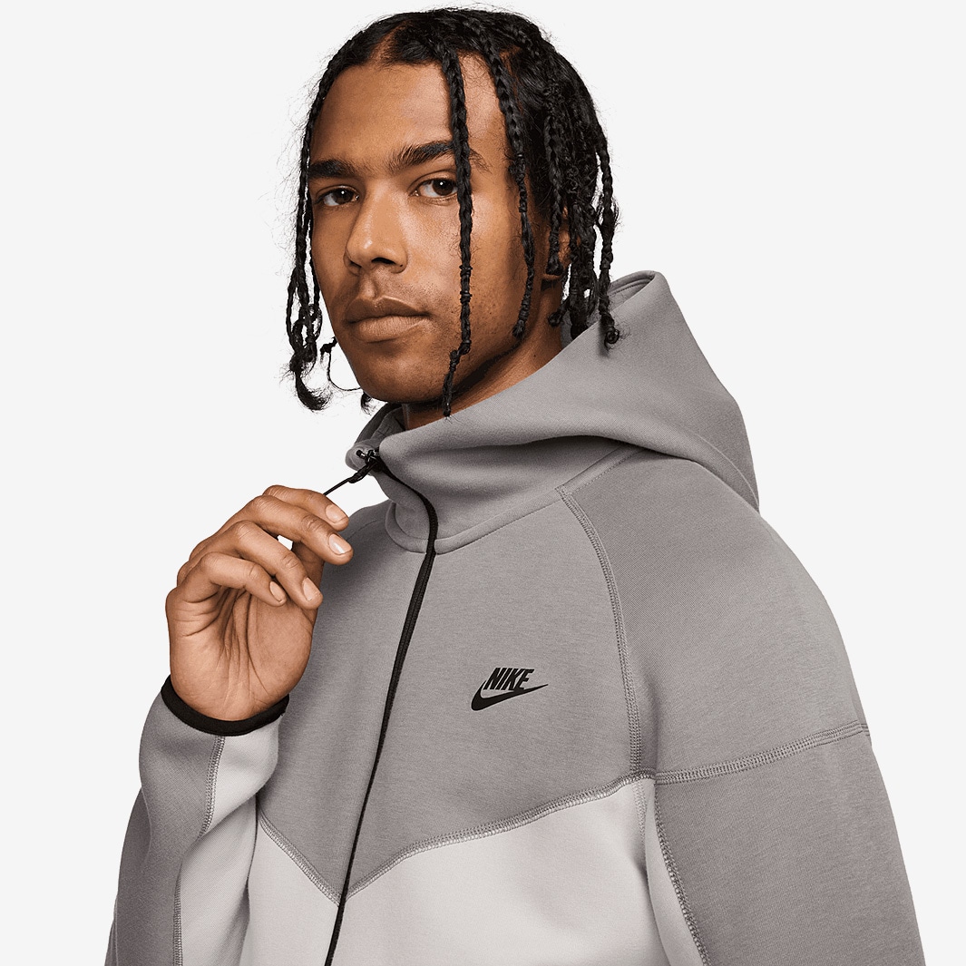 Tech Fleece Nike Pullover Mit Ganz Vielen Nike Zeichen NIKE Herren