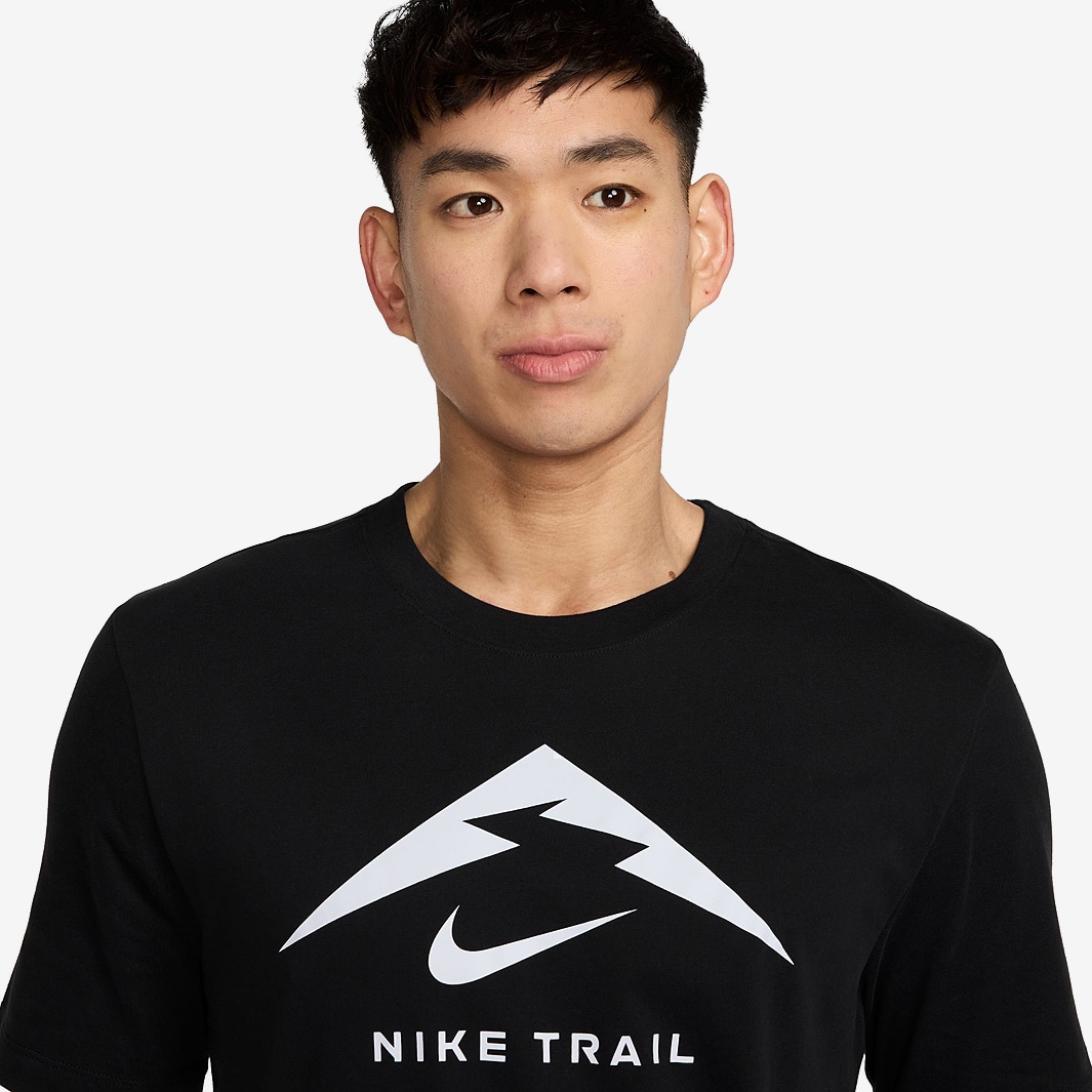 nike logo size on shirt