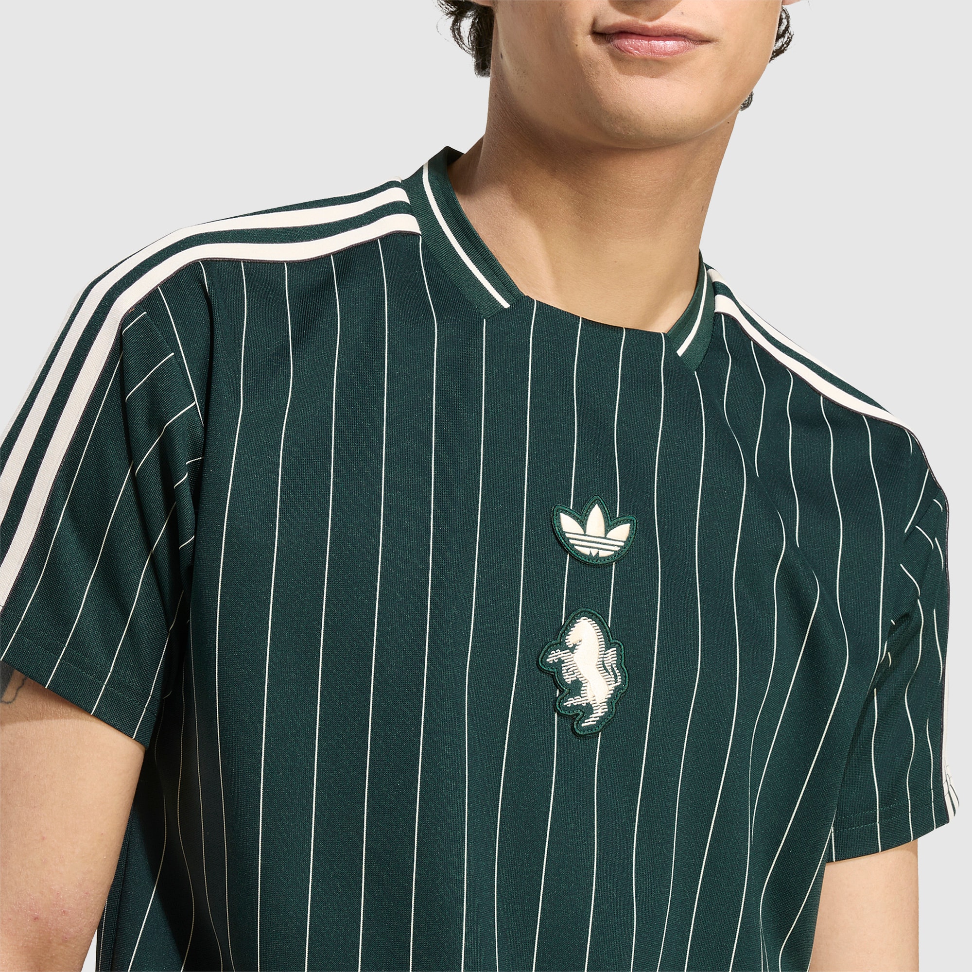 【ga226226】ユベントス TERRACE ICON JUVE adidas Originals Juventus 25/26 Terrace Icon Shirt - Shadow